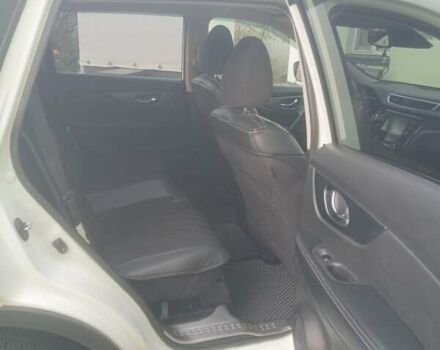 Белый Ниссан ИксТрейл, объемом двигателя 1.6 л и пробегом 258 тыс. км за 15300 $, фото 1 на Automoto.ua