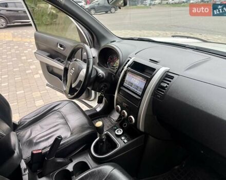 Білий Ніссан ІксТрейл, об'ємом двигуна 2 л та пробігом 147 тис. км за 9999 $, фото 48 на Automoto.ua