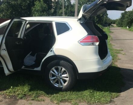 Белый Ниссан ИксТрейл, объемом двигателя 1.6 л и пробегом 300 тыс. км за 11000 $, фото 1 на Automoto.ua