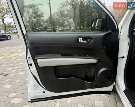 Білий Ніссан ІксТрейл, об'ємом двигуна 2 л та пробігом 147 тис. км за 9999 $, фото 33 на Automoto.ua