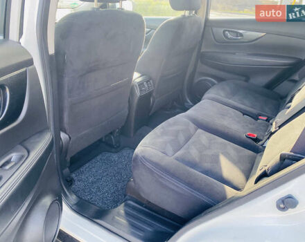 Белый Ниссан ИксТрейл, объемом двигателя 1.6 л и пробегом 190 тыс. км за 15500 $, фото 8 на Automoto.ua