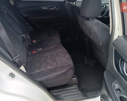 Белый Ниссан ИксТрейл, объемом двигателя 2 л и пробегом 127 тыс. км за 14953 $, фото 6 на Automoto.ua