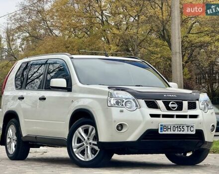 Білий Ніссан ІксТрейл, об'ємом двигуна 2 л та пробігом 147 тис. км за 9999 $, фото 2 на Automoto.ua