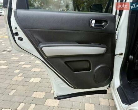 Білий Ніссан ІксТрейл, об'ємом двигуна 2 л та пробігом 147 тис. км за 9999 $, фото 54 на Automoto.ua