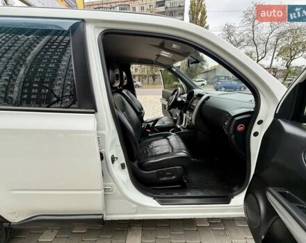 Білий Ніссан ІксТрейл, об'ємом двигуна 2 л та пробігом 147 тис. км за 9999 $, фото 45 на Automoto.ua