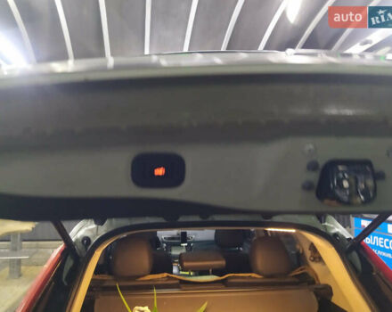 Белый Ниссан ИксТрейл, объемом двигателя 1.6 л и пробегом 250 тыс. км за 16000 $, фото 10 на Automoto.ua