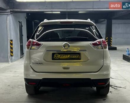 Белый Ниссан ИксТрейл, объемом двигателя 2 л и пробегом 203 тыс. км за 20500 $, фото 4 на Automoto.ua