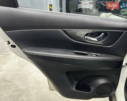 Белый Ниссан ИксТрейл, объемом двигателя 2 л и пробегом 203 тыс. км за 20500 $, фото 16 на Automoto.ua