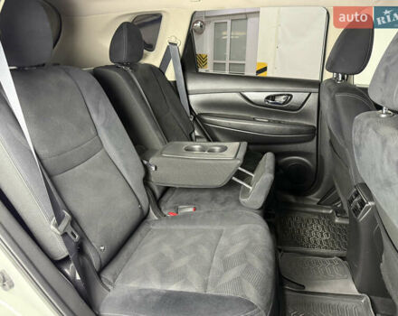 Белый Ниссан ИксТрейл, объемом двигателя 1.6 л и пробегом 122 тыс. км за 17900 $, фото 40 на Automoto.ua