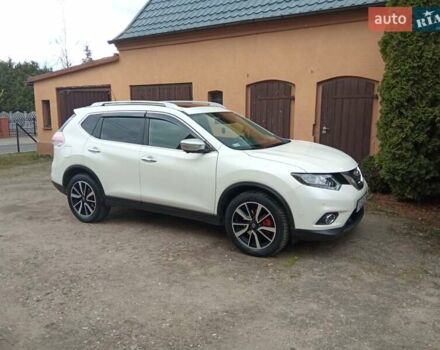 Белый Ниссан ИксТрейл, объемом двигателя 2 л и пробегом 160 тыс. км за 26500 $, фото 1 на Automoto.ua