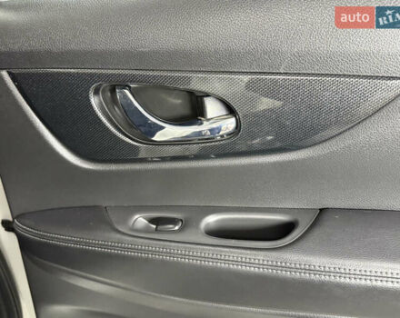 Белый Ниссан ИксТрейл, объемом двигателя 1.6 л и пробегом 122 тыс. км за 17900 $, фото 39 на Automoto.ua