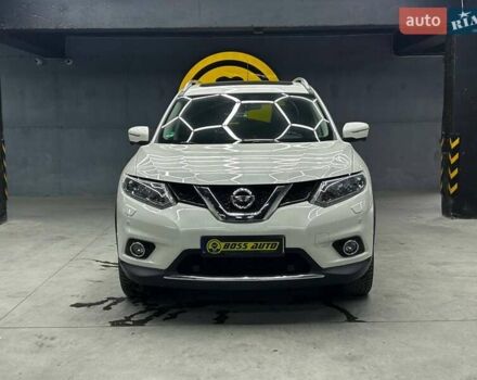Белый Ниссан ИксТрейл, объемом двигателя 2 л и пробегом 203 тыс. км за 20500 $, фото 1 на Automoto.ua