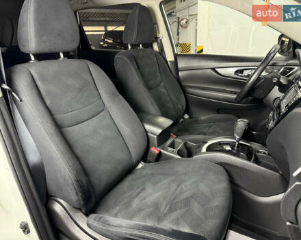 Белый Ниссан ИксТрейл, объемом двигателя 1.6 л и пробегом 122 тыс. км за 17900 $, фото 19 на Automoto.ua