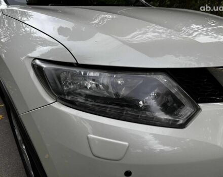 Белый Ниссан ИксТрейл, объемом двигателя 1.6 л и пробегом 222 тыс. км за 16340 $, фото 3 на Automoto.ua