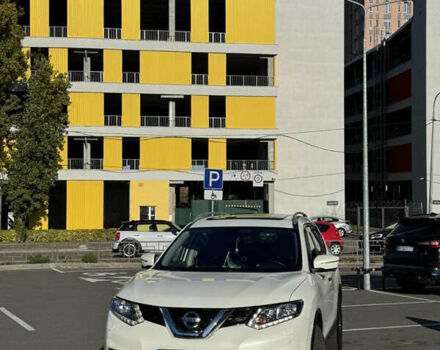 Белый Ниссан ИксТрейл, объемом двигателя 1.6 л и пробегом 84 тыс. км за 20000 $, фото 3 на Automoto.ua