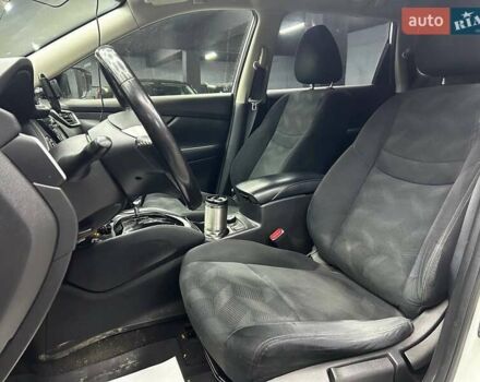 Белый Ниссан ИксТрейл, объемом двигателя 2 л и пробегом 203 тыс. км за 20500 $, фото 6 на Automoto.ua