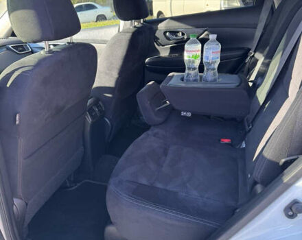 Белый Ниссан ИксТрейл, объемом двигателя 1.6 л и пробегом 84 тыс. км за 20000 $, фото 12 на Automoto.ua