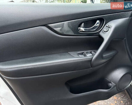 Белый Ниссан ИксТрейл, объемом двигателя 2.5 л и пробегом 134 тыс. км за 14999 $, фото 24 на Automoto.ua