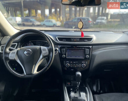 Белый Ниссан ИксТрейл, объемом двигателя 2.49 л и пробегом 183 тыс. км за 17500 $, фото 20 на Automoto.ua