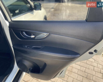 Белый Ниссан ИксТрейл, объемом двигателя 2.49 л и пробегом 183 тыс. км за 17500 $, фото 11 на Automoto.ua