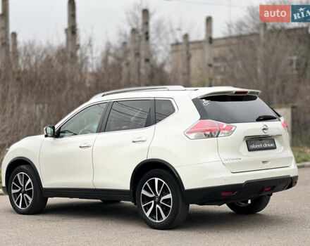 Белый Ниссан ИксТрейл, объемом двигателя 1.6 л и пробегом 52 тыс. км за 21999 $, фото 7 на Automoto.ua