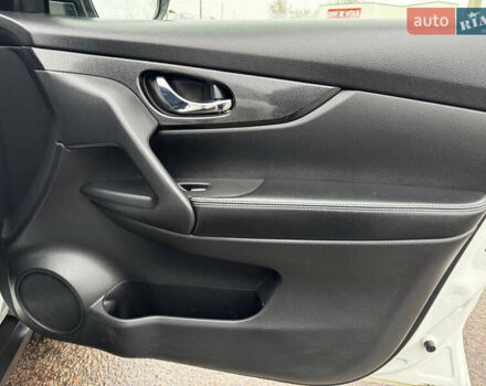 Белый Ниссан ИксТрейл, объемом двигателя 2.49 л и пробегом 134 тыс. км за 14999 $, фото 46 на Automoto.ua