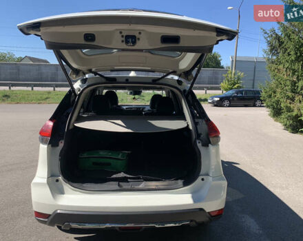 Белый Ниссан ИксТрейл, объемом двигателя 1.6 л и пробегом 112 тыс. км за 18200 $, фото 3 на Automoto.ua