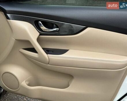 Белый Ниссан ИксТрейл, объемом двигателя 2.49 л и пробегом 139 тыс. км за 15900 $, фото 28 на Automoto.ua