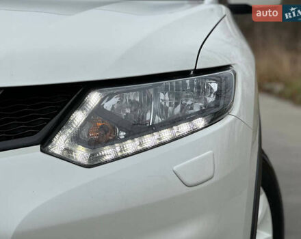 Білий Ніссан ІксТрейл, об'ємом двигуна 2 л та пробігом 90 тис. км за 17999 $, фото 13 на Automoto.ua