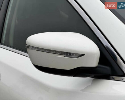 Белый Ниссан ИксТрейл, объемом двигателя 2.49 л и пробегом 134 тыс. км за 14999 $, фото 11 на Automoto.ua