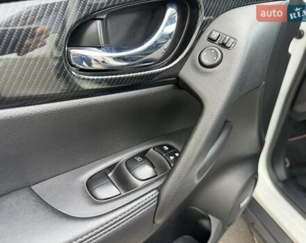 Белый Ниссан ИксТрейл, объемом двигателя 1.6 л и пробегом 79 тыс. км за 18900 $, фото 14 на Automoto.ua