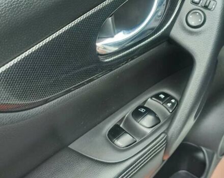 Белый Ниссан ИксТрейл, объемом двигателя 2 л и пробегом 220 тыс. км за 16299 $, фото 6 на Automoto.ua