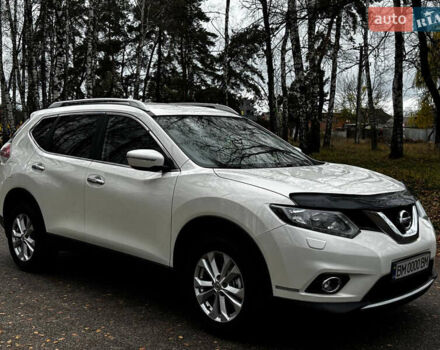 Белый Ниссан ИксТрейл, объемом двигателя 2.5 л и пробегом 134 тыс. км за 14999 $, фото 2 на Automoto.ua