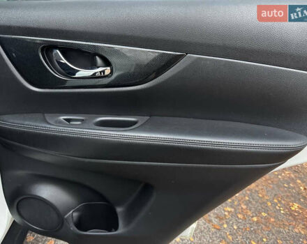 Белый Ниссан ИксТрейл, объемом двигателя 2.5 л и пробегом 134 тыс. км за 14999 $, фото 44 на Automoto.ua