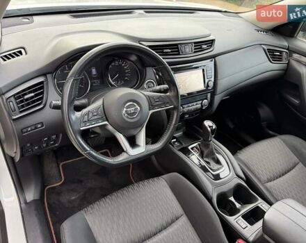 Белый Ниссан ИксТрейл, объемом двигателя 1.6 л и пробегом 79 тыс. км за 18900 $, фото 11 на Automoto.ua
