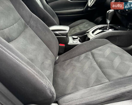 Белый Ниссан ИксТрейл, объемом двигателя 2.49 л и пробегом 134 тыс. км за 14999 $, фото 49 на Automoto.ua