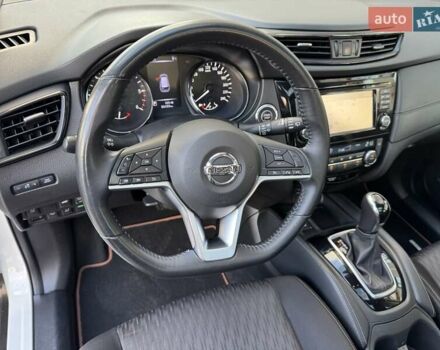 Белый Ниссан ИксТрейл, объемом двигателя 1.6 л и пробегом 80 тыс. км за 18700 $, фото 45 на Automoto.ua