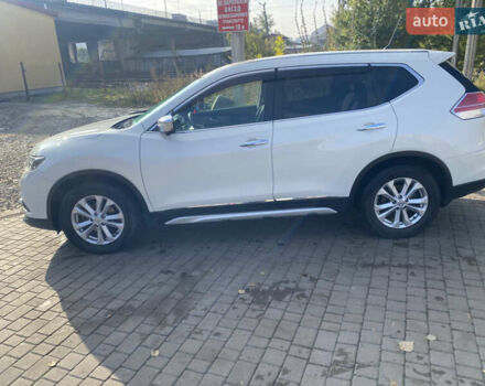 Белый Ниссан ИксТрейл, объемом двигателя 2.49 л и пробегом 183 тыс. км за 17500 $, фото 3 на Automoto.ua