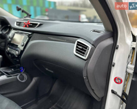 Білий Ніссан ІксТрейл, об'ємом двигуна 2 л та пробігом 90 тис. км за 17999 $, фото 47 на Automoto.ua