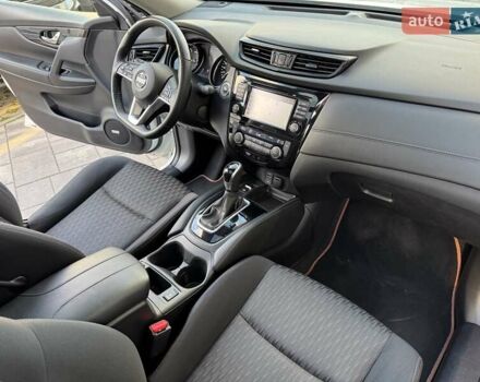 Белый Ниссан ИксТрейл, объемом двигателя 1.6 л и пробегом 80 тыс. км за 18700 $, фото 37 на Automoto.ua