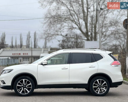 Белый Ниссан ИксТрейл, объемом двигателя 1.6 л и пробегом 52 тыс. км за 21999 $, фото 5 на Automoto.ua