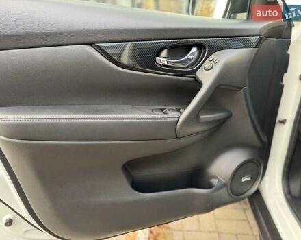 Белый Ниссан ИксТрейл, объемом двигателя 1.6 л и пробегом 80 тыс. км за 18700 $, фото 12 на Automoto.ua