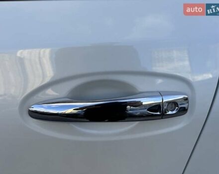 Белый Ниссан ИксТрейл, объемом двигателя 1.6 л и пробегом 80 тыс. км за 18700 $, фото 5 на Automoto.ua