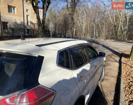 Белый Ниссан ИксТрейл, объемом двигателя 2.49 л и пробегом 184 тыс. км за 16050 $, фото 6 на Automoto.ua