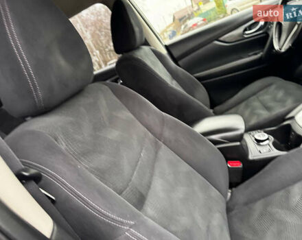 Белый Ниссан ИксТрейл, объемом двигателя 2.49 л и пробегом 134 тыс. км за 14999 $, фото 50 на Automoto.ua