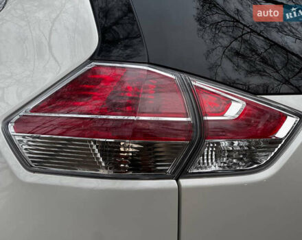 Белый Ниссан ИксТрейл, объемом двигателя 2.5 л и пробегом 134 тыс. км за 14999 $, фото 18 на Automoto.ua