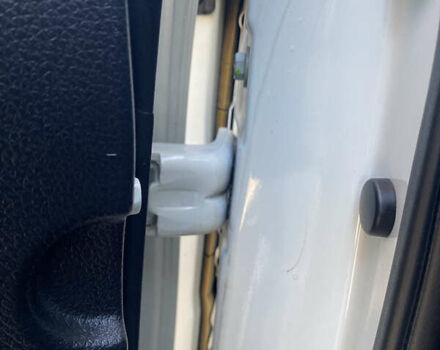 Белый Ниссан ИксТрейл, объемом двигателя 2.49 л и пробегом 184 тыс. км за 16050 $, фото 11 на Automoto.ua