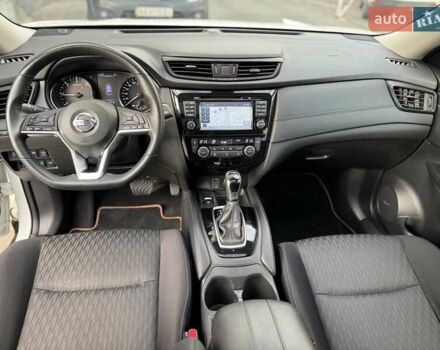 Белый Ниссан ИксТрейл, объемом двигателя 1.6 л и пробегом 80 тыс. км за 18700 $, фото 16 на Automoto.ua