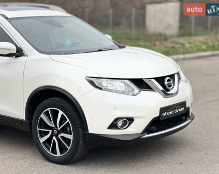 Белый Ниссан ИксТрейл, объемом двигателя 1.6 л и пробегом 52 тыс. км за 21999 $, фото 3 на Automoto.ua