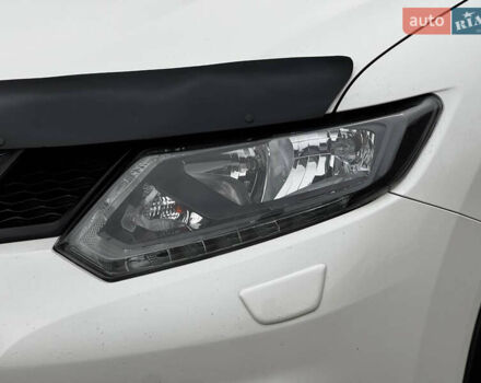 Белый Ниссан ИксТрейл, объемом двигателя 2.49 л и пробегом 134 тыс. км за 14999 $, фото 4 на Automoto.ua